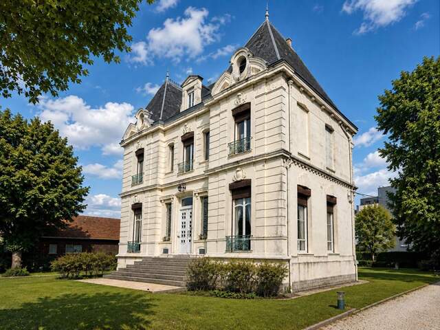 Maison de maître avec parc arboré - 12 pièces - Calais — photo du bien