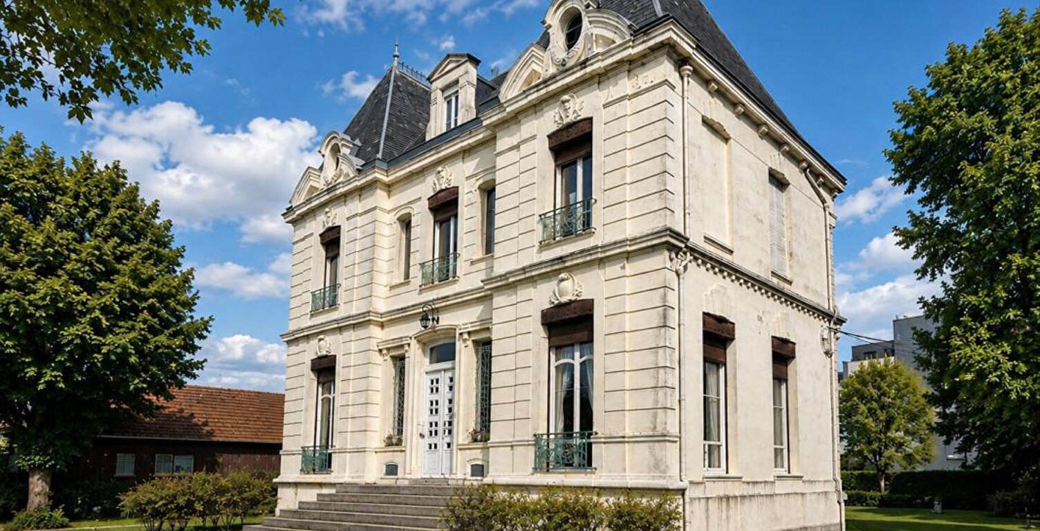 Maison de maître avec parc arboré - 12 pièces - Calais — photo 1