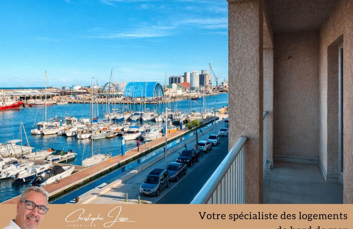 Immeuble de rapport vue port et mer — photo 2