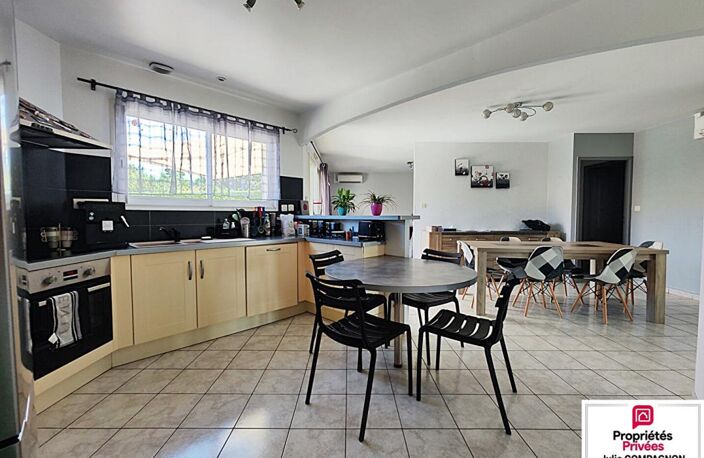 Maison de Plain-pied  120 m² - 5 chambres - garage et terrain — photo 5