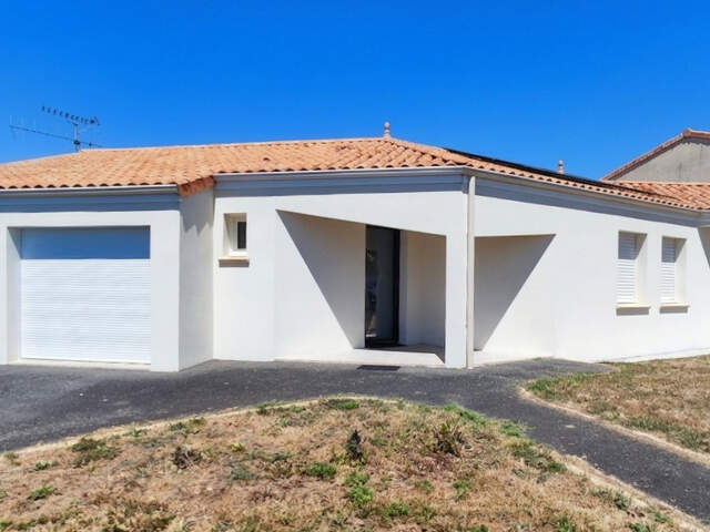 Maison de Plain-pied  120 m² - 5 chambres - garage et terrain — photo du bien
