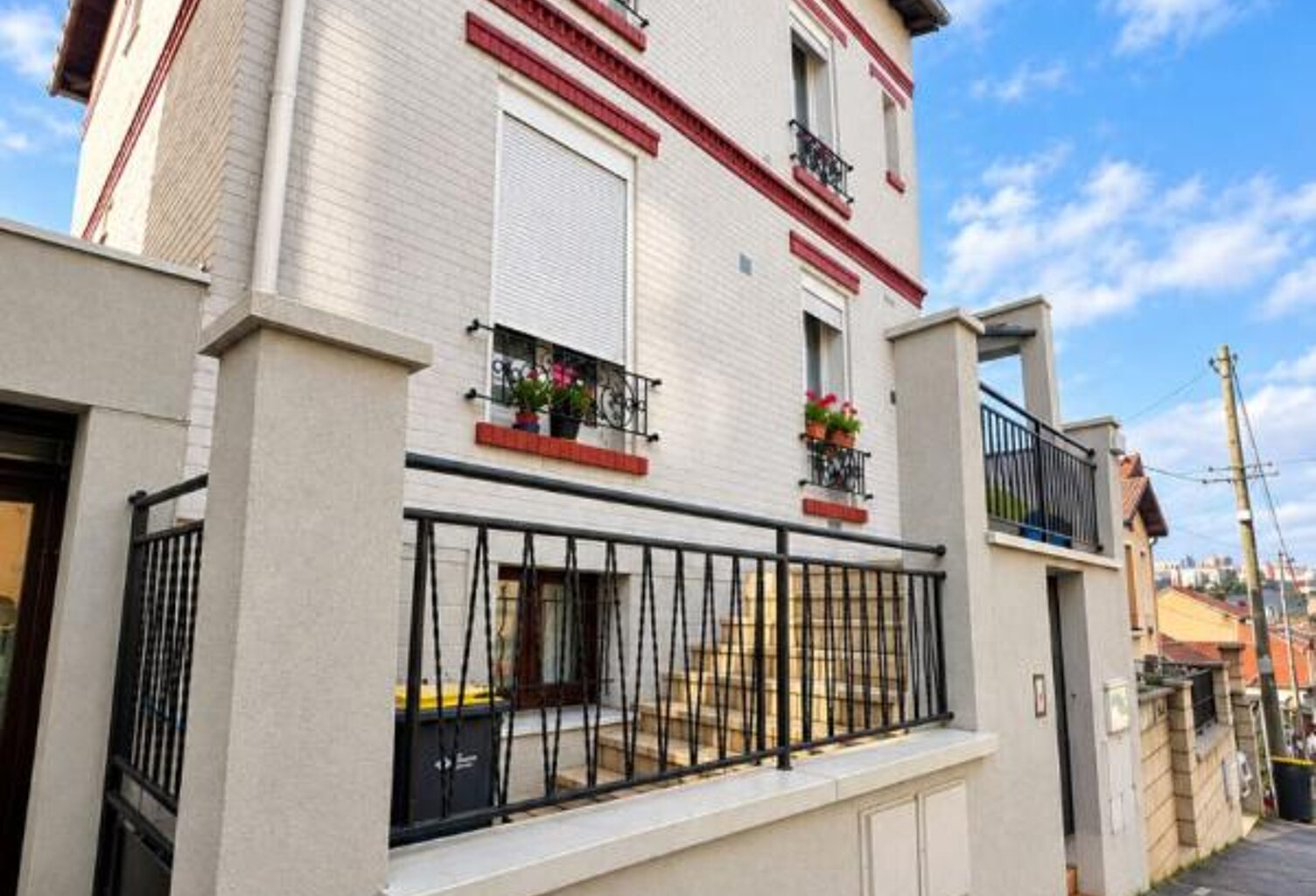Immeuble Porte de BAGNOLET Vente A T erme occupée — photo 1