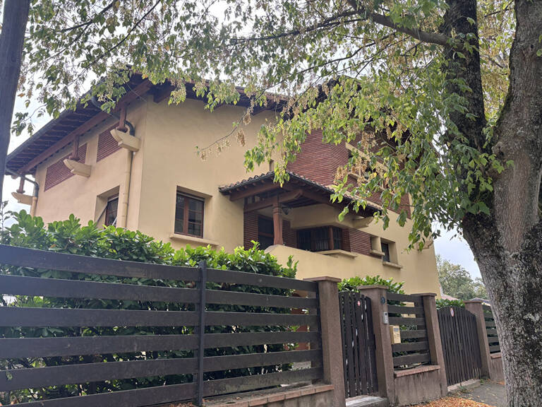 Maison familiale quartier Saint Exupéry  9 pièces ,environ 210 m2 avec terrasse, garage, cave et jardin.. — photo 1