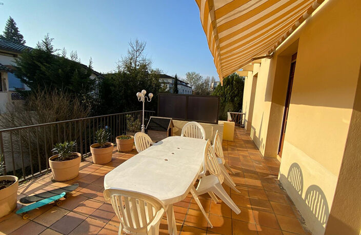 Maison familiale quartier Saint Exupéry  9 pièces ,environ 210 m2 avec terrasse, garage, cave et jardin.. — photo 3