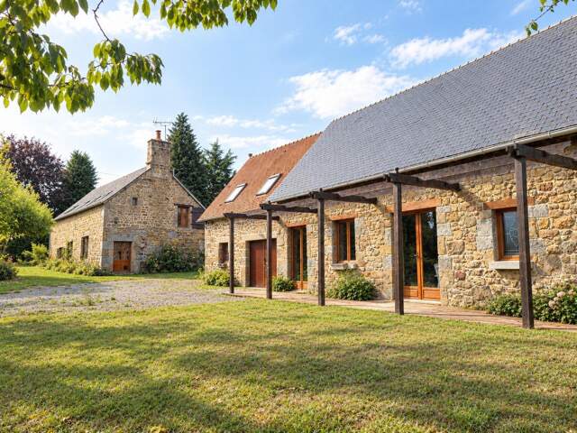 Ensemble immobilier au calme à la campagne — photo du bien