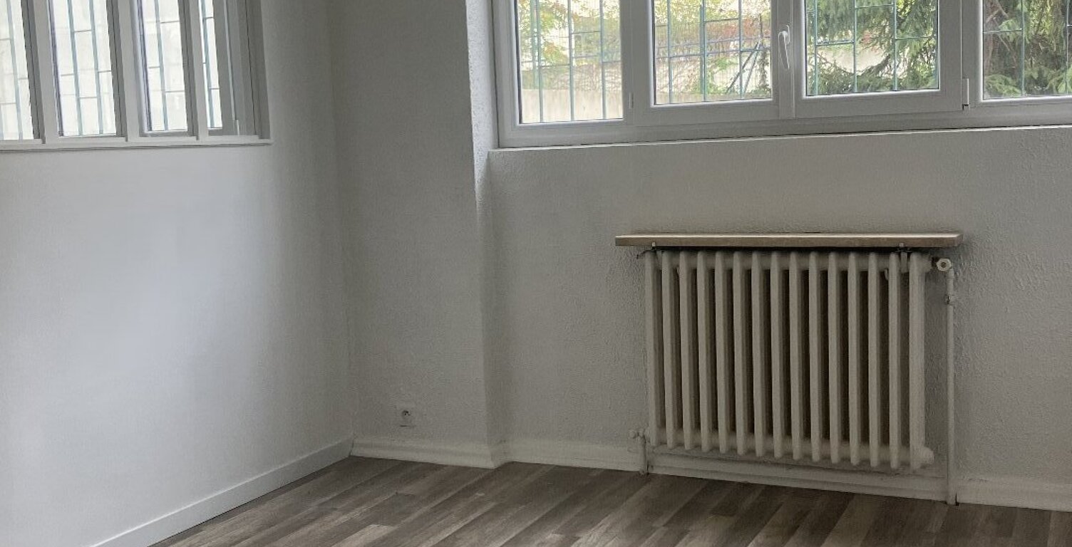 Local commercial — photo 1