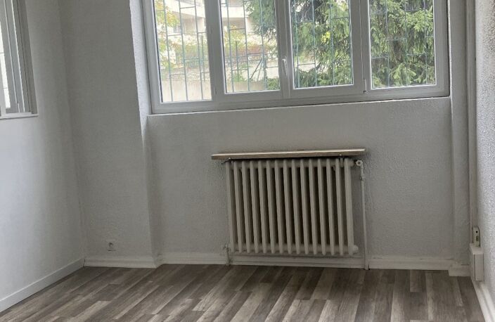 Local commercial — photo 2