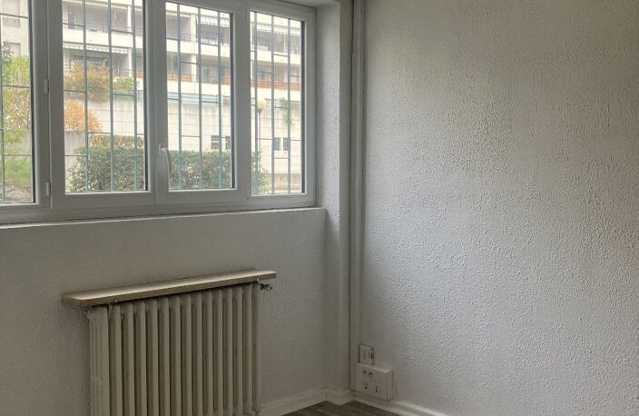 Local commercial — photo 4