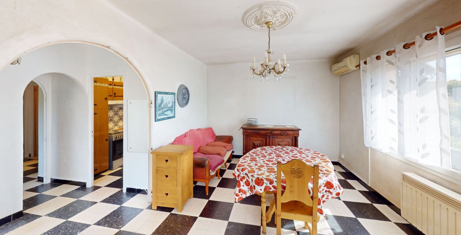 Maison beaux volumes à rafraichir — photo 1