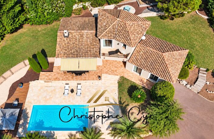 SAINT-RAPHAËL – VILLA AVEC PISCINE, ENVIRON 150 M², TERRAIN DE 1 500 M² — photo 2