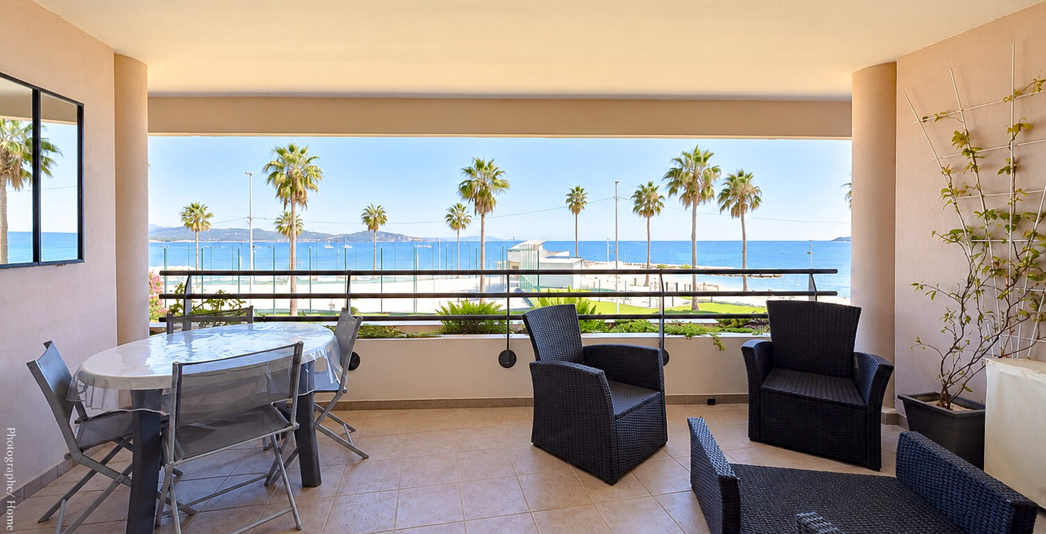 Exclusif: Front de mer la Ciotat- terrasse- parking privé — photo 1