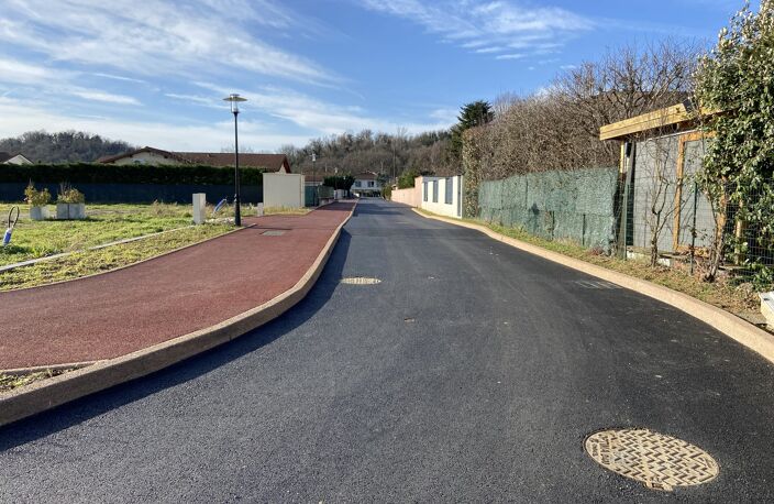 GENAS - Parcelle de terrain à bâtir - viabilisée — photo 3