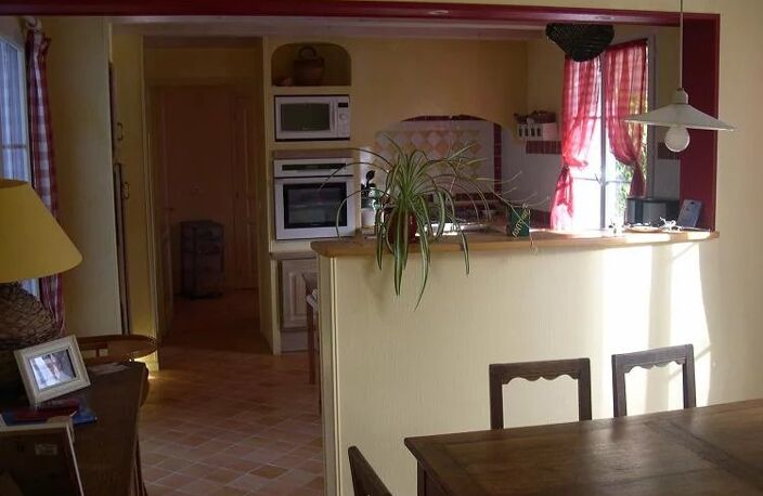 VILLA FAMILIALE 5 CHAMBRES À SAINT-ROMAIN-DE-BENET — photo 4
