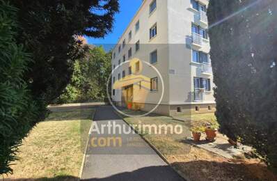 APPARTEMENT 4 PIECES DE 69 M2 - CAVE ET PLACE DE PARKING EXTERIEURE — photo du bien