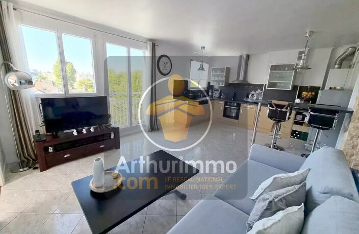 APPARTEMENT 4 PIECES DE 69 M2 - CAVE ET PLACE DE PARKING EXTERIEURE — photo 2