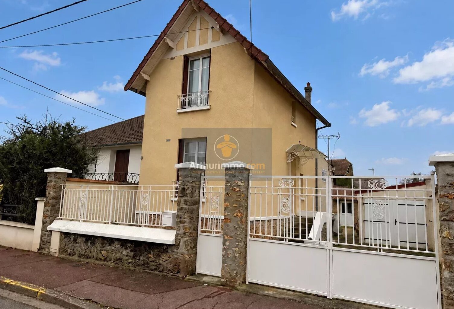 Maison à louer Verneuil Sur Seine 3 pièces 71 m2 avec jardin, garage et dépendance — photo 1