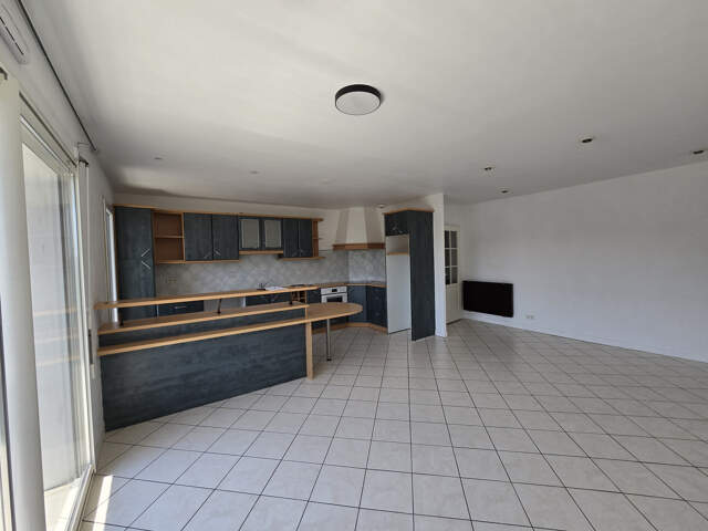 T3 de 69m2 à proximité immédiate de St Palais avec balcon et — photo du bien