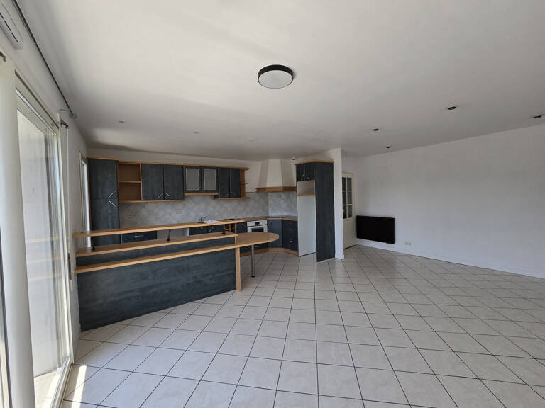 T3 de 69m2 à proximité immédiate de St Palais avec balcon et — photo 1