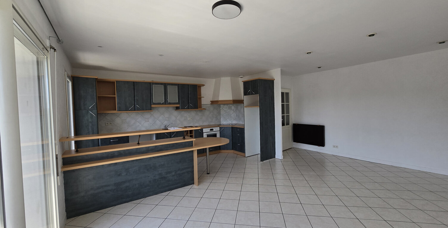 T3 de 69m2 à proximité immédiate de St Palais avec balcon et — photo 1