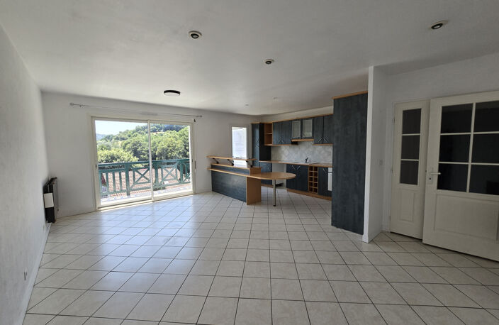 T3 de 69m2 à proximité immédiate de St Palais avec balcon et — photo 2
