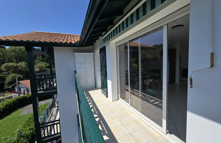 T3 de 69m2 à proximité immédiate de St Palais avec balcon et — photo 3