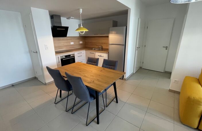 Location appartement 2 pièces 47 m² à Lyon 7 (69007) — photo 3