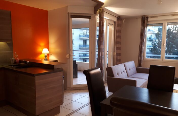 Location appartement 3 pièces 66 m² à Lyon 3 (69003) — photo 3