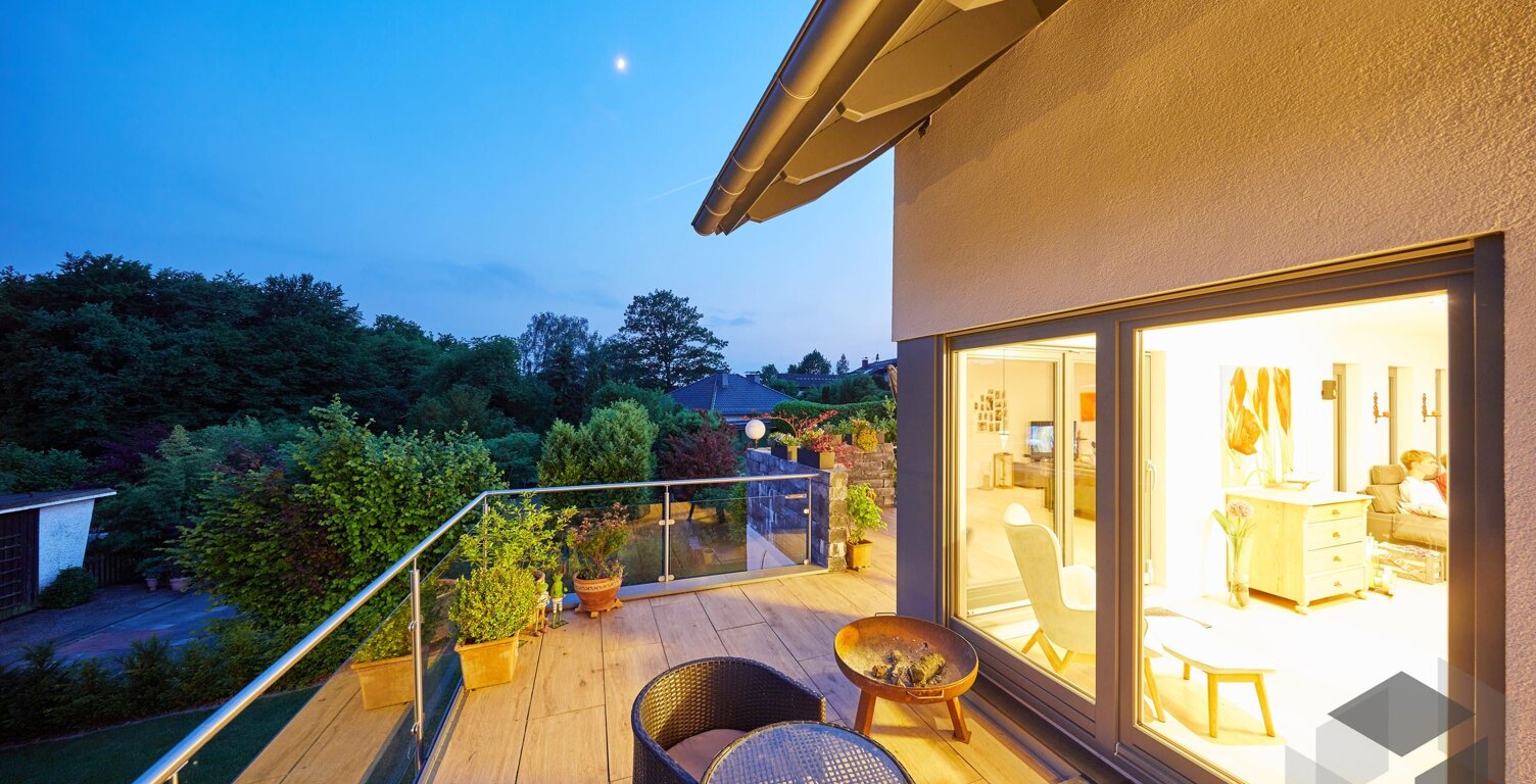 - ATTIQUE LUMINEUX AVEC QUADRI EXPOSITION+GRANDE TERRASSE!! — photo 1