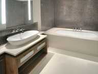 TRES BON RAPPORT QUALITE/PRIX! AVEC TOUT LE CONFORT DU NEUF : SPACIEUX BALCON, LARGE BAIE VITREE... — photo 3