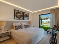 - EXTERIEUR TRIPLE EXPOSITION DE 206m², 3 CHAMBRES AVEC ACCES DIRECT SUR LE JARDIN, GRAND SEJOUR... — photo 3