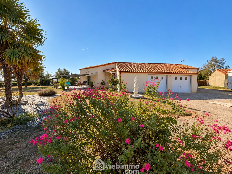 Maison - 108m² - Pouzauges — photo 1