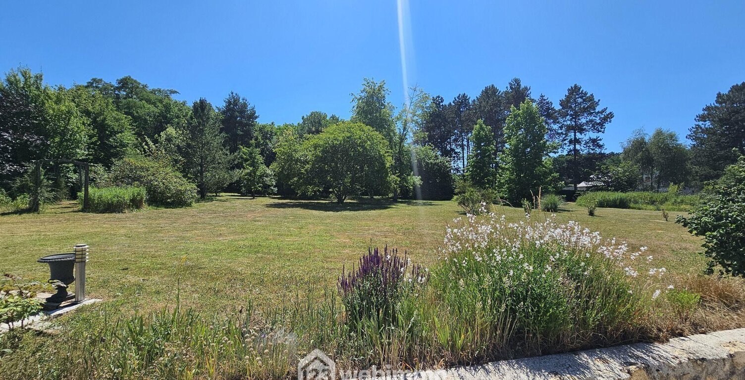 Maison - 237m² - Milly-la-Forêt — photo 1