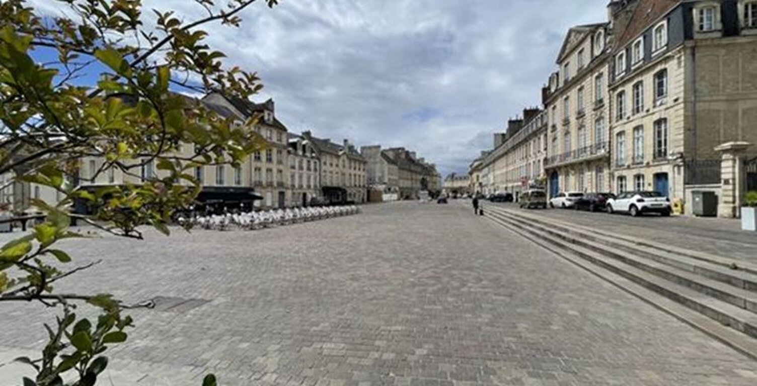 Pas de porte - 39m ² — photo 1