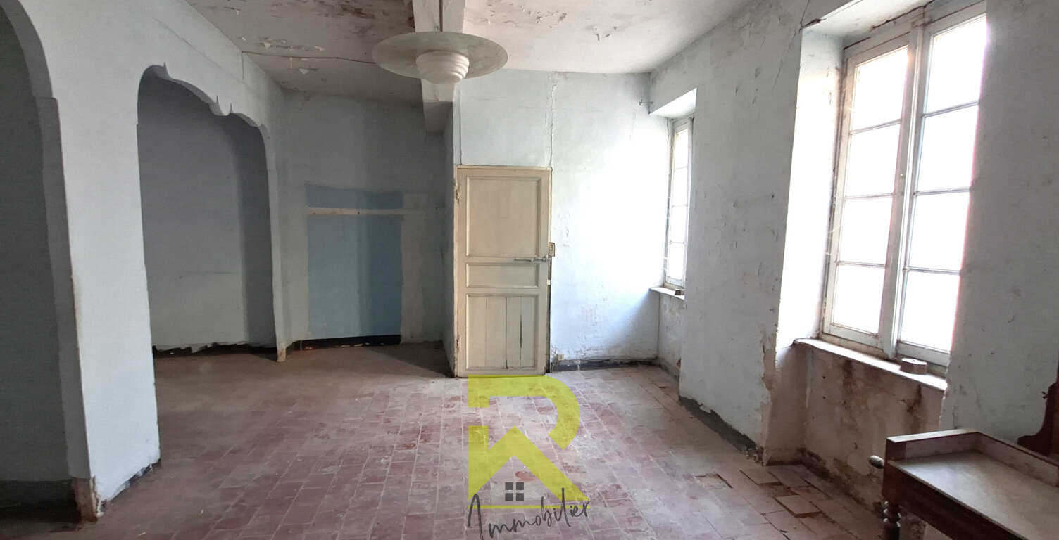 Maison de village à rénover de 58 m2 plus les combles de 34 — photo 1