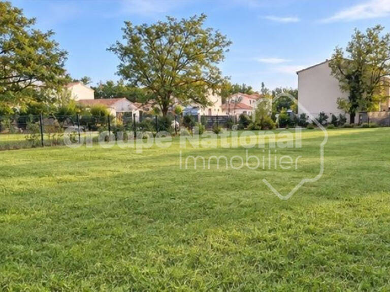 Terrain constructible Sauveterre 1360 m2 — photo 1