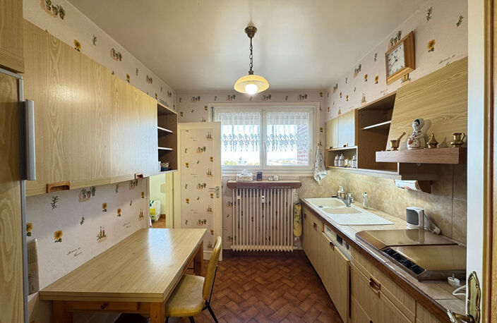 APPARTEMENT À RENOVER - 4 PIECES - 80.3 M² - REIMS JEAN JAURES — photo 5