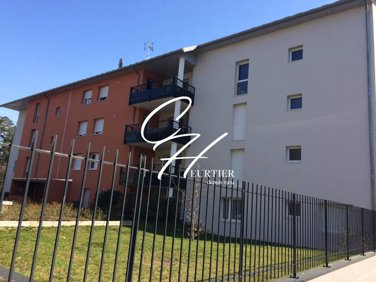 RIVES - Appartement Type 3 + Terrasse et Garage — photo 1