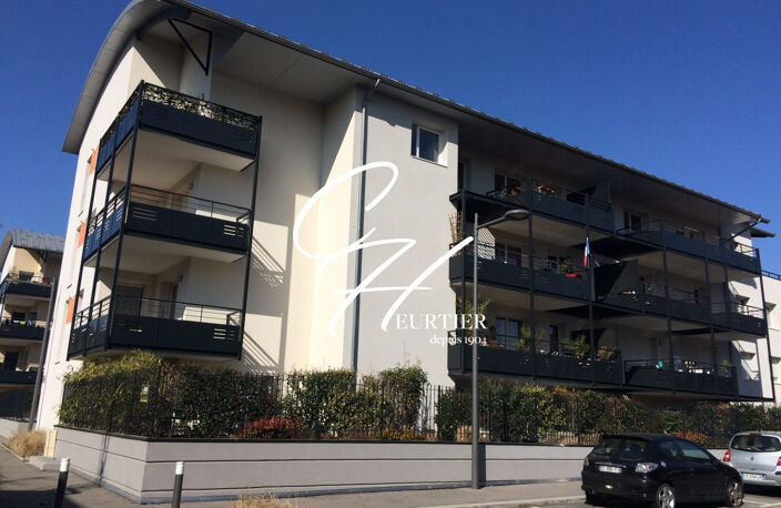 RIVES - Appartement Type 3 + Terrasse et Garage — photo 2