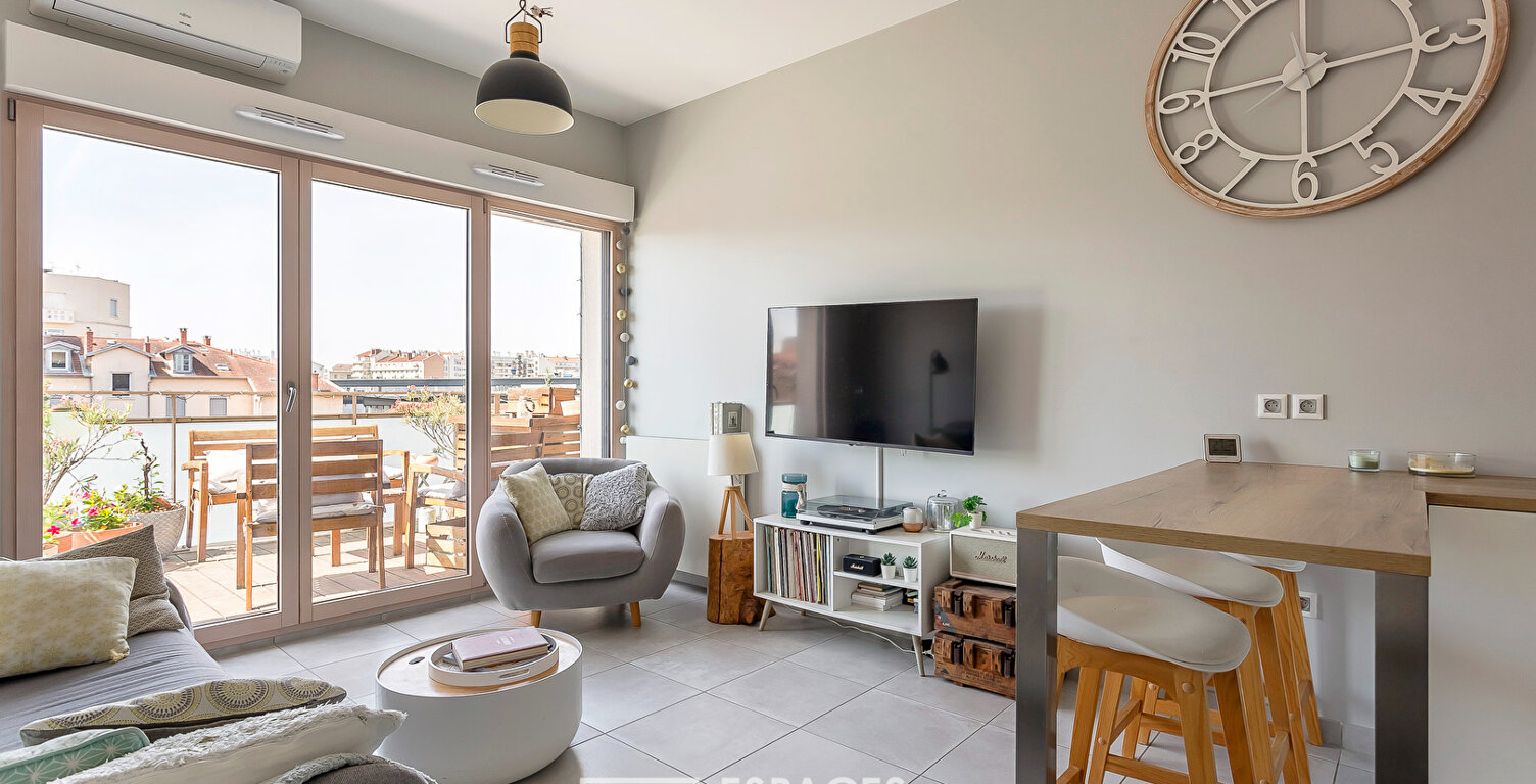 Appartement contemporain avec terrasse — photo 1