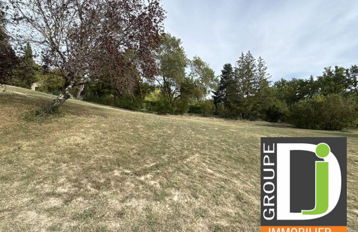 À VENDRE TERRAIN CONSTRUCTIBLE DE 800M2 À AOUSTE SUR SYE — photo 2