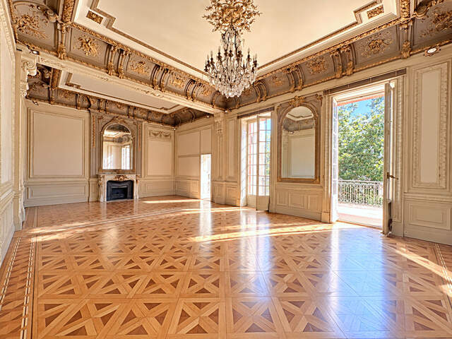 TOULOUSE - Jeanne d'Arc Superbes bureaux  de 100m² avec ascenseur et terrasse de 25 m². — photo du bien