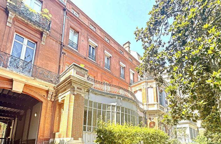 TOULOUSE - Jeanne d'Arc Superbes bureaux  de 100m² avec ascenseur et terrasse de 25 m². — photo 2