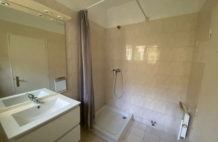 Joli appartement T2 indépendant en rdc au coeur du centre-ville — photo 4