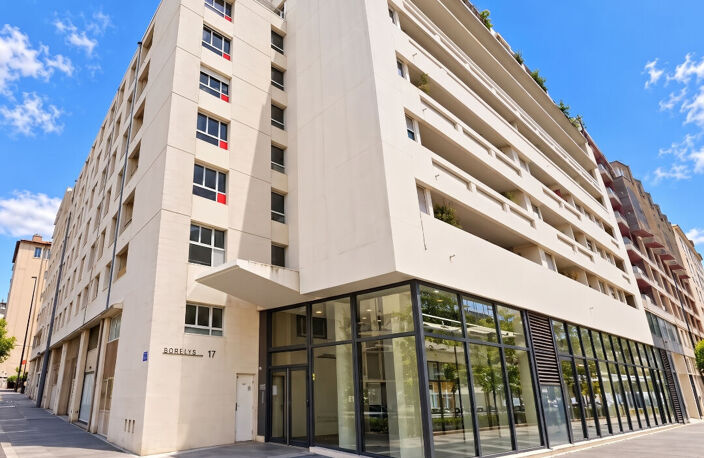 EXCLUSIVITE Lumineux T3 avec Terrasse au Coeur de la Joliette — photo 5