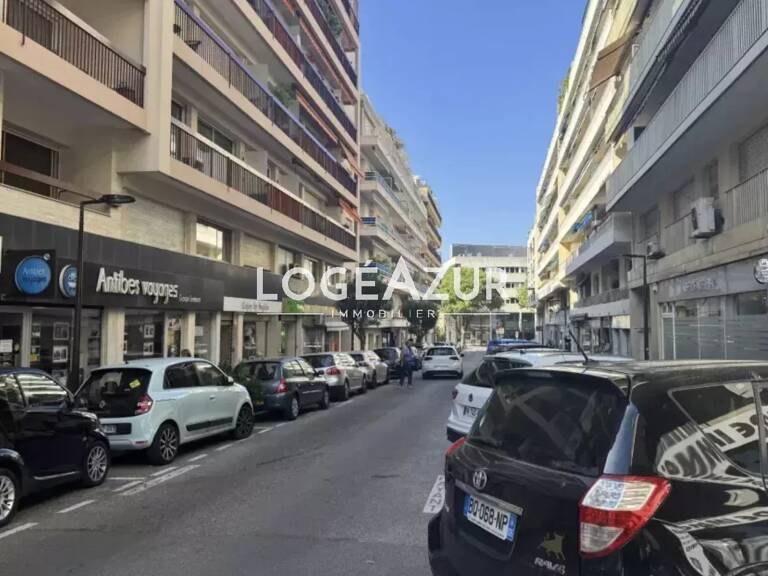 LOCATION LOCAL COMMERCIAL ANTIBES CENTRE VILLE — photo 1