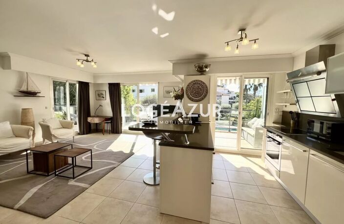 VENTE APPARTEMENT JUAN LES PINS - 2 CHAMBRES - PARKING - GARAGE — photo 2