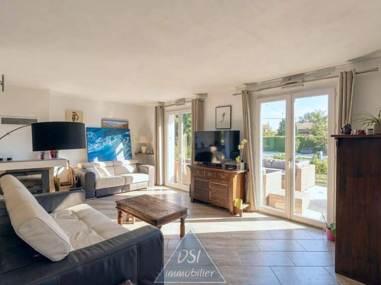 TRAMOYES – SUPERBE MAISON FAMILIALE – 4 CHAMBRES – BUREAU – SALLE À MANGER – SÉJOUR – CUISINE -- PISCINE – TERRASSE – TERRAIN 1 500 m² — photo 1