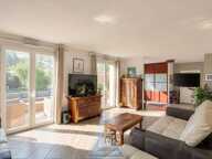 TRAMOYES – SUPERBE MAISON FAMILIALE – 4 CHAMBRES – BUREAU – SALLE À MANGER – SÉJOUR – CUISINE -- PISCINE – TERRASSE – TERRAIN 1 500 m² — photo 2