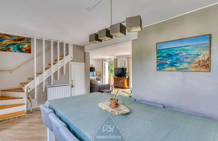 TRAMOYES – SUPERBE MAISON FAMILIALE – 4 CHAMBRES – BUREAU – SALLE À MANGER – SÉJOUR – CUISINE -- PISCINE – TERRASSE – TERRAIN 1 500 m² — photo 4