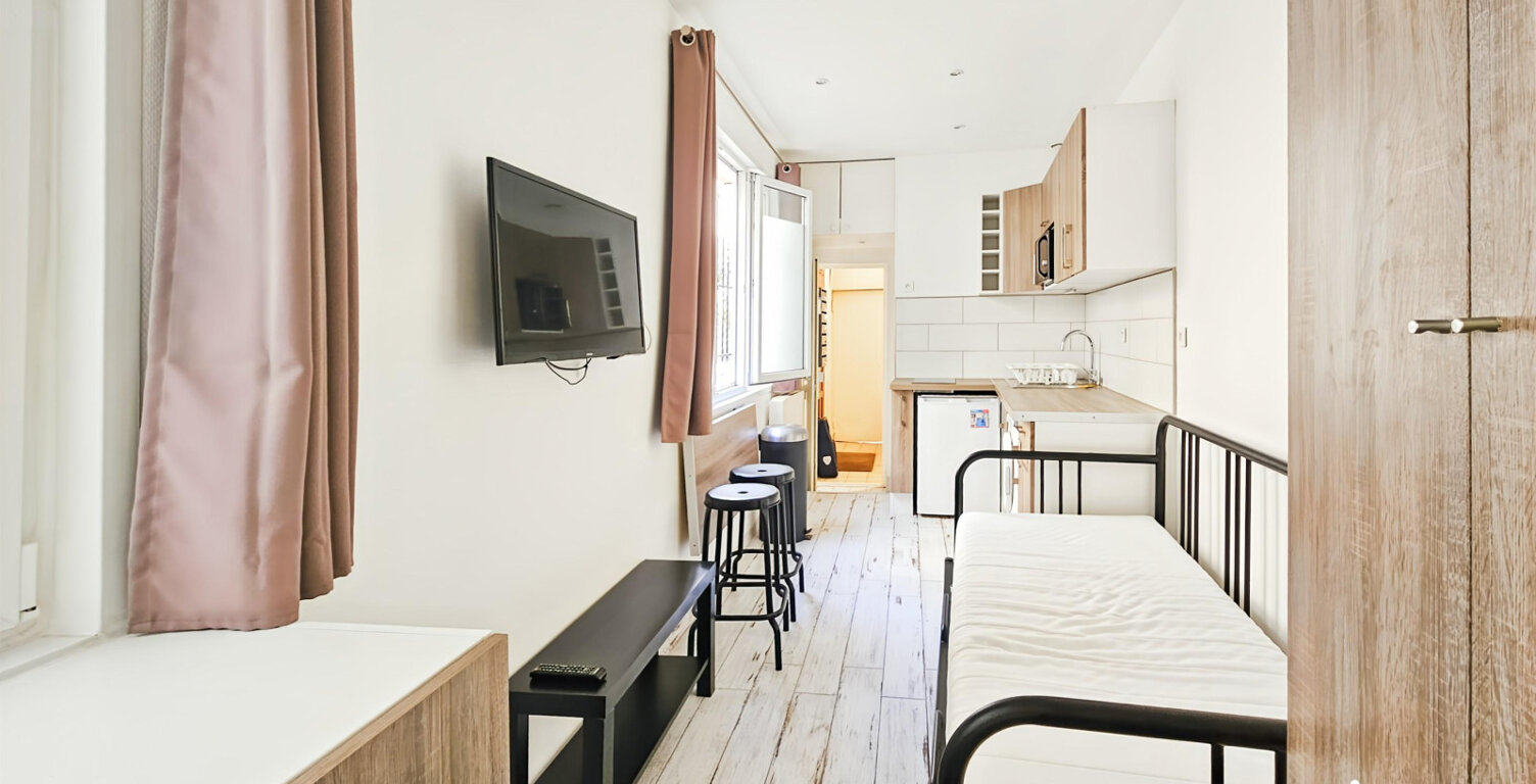Studio rénové rue piétonne au calme — photo 1